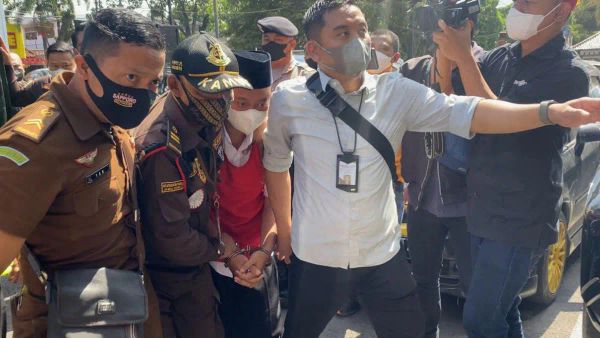 Komnas HAM Gendeng! Hukuman Mati Pada Herry Wirawan Sang Predator 13 Santriwati Ditolak