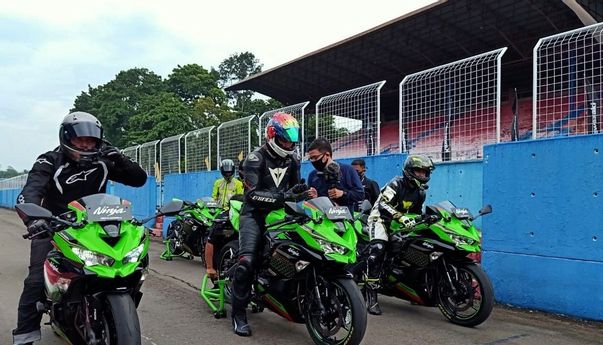Kawasaki Ninja ZX-25R Empat Silinder, Apa Boros Buat Kendaraan Harian?