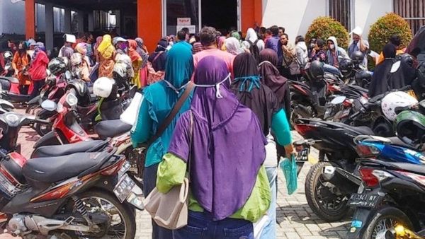 Berita Seputar Jateng: Pelaku UMKM di Blora Desak-desakan Urus izin Usaha Demi Dapatkan Bantuan Rp 2,4 Juta