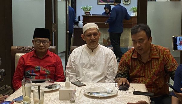 Hitung Cepat Internal, Risma-Gus Hans Klaim Unggul 5 Persen dari Khofifah-Emil di Pilkada Jatim