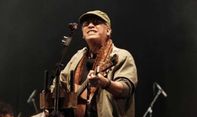 Gelar Konser Vitual ‘Di Balik Nyanyian’, Iwan Fals Bakal Berkolaborasi dengan Istri