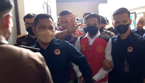 Bharada E Jalani Sidang Perdana Hari Ini, Pendukung Kasih Semangat: Tuhan Bersama Orang Benar