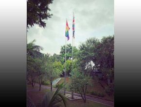Ricuh Kedubes Inggris Kibarkan Bendera LGBT, Muhammadiyah: Provokatif di Indonesia