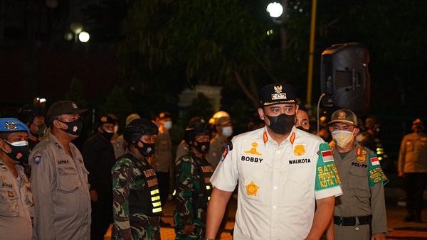 Bobby Nasution Minta Patroli Prokes di Medan Dilakukan 'Lembut Nan Tegas'