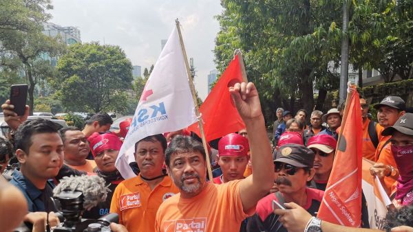 Buruh Geruduk DJP, Minta Suryo Utomo Dicopot Usai Kasus Rafael Mencuat