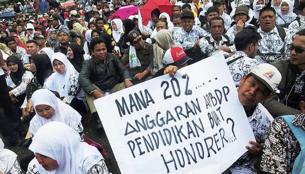 Ironis! Gaji Guru Honorer di Kabupaten Tegal Masih Sebesar Rp 300 Ribu Per Bulan