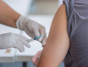 Percepat Vaksinasi Komisi X DPR RI Usulkan Mahasiswa Bidang Kesehatan Jadi Vaksinator