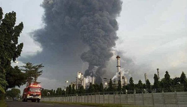 Pertamina Masih Selidiki Penyebab Terbakarnya Kilang Minyak Balongan