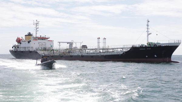 TNI AL Tangkap Kapal Tanker Panama yang Bawa Barang Berbahaya dan Tak Punya Port Clearance