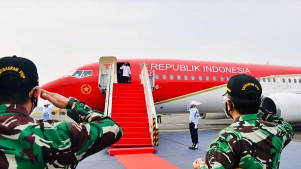 Jokowi Gunakan Pesawat Kepresidenan Bercat Merah Putih Perdana untuk Kunjungan Kerja