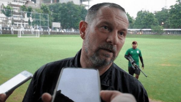Dejan Antonic Mulai Pimpin Sesi Latihan PSS Sleman