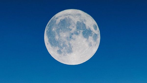 Jangan Sampai Ketinggalan! Fenomena Blue Moon Bisa Disaksikan di Seluruh Indonesia Pada 22 Agustus