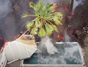 Drone Ini Rekam Detik-detik Kolam Renang Dilahap Lava Gunung Berapi La Palma di Spanyol