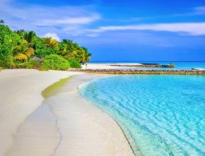Ingin Berlibur ke Pantai? Ini Rekomendasi Pantai Terindah di Pulau Jawa