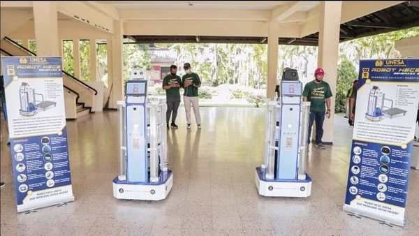 Unesa Luncurkan Robot Medis untuk Bantu Tangani Pasien Covid-19