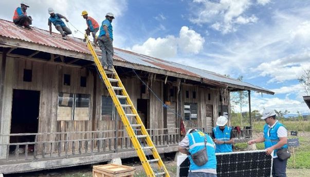 PLN Pasok Listrik ke 2 Sekolah di Wilayah 3T Papua dengan Inovasi SuperSUN