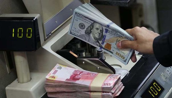 Nilai Tukar Rupiah Anjlok Sejak Awal Bulan, Apa Penyebabnya?