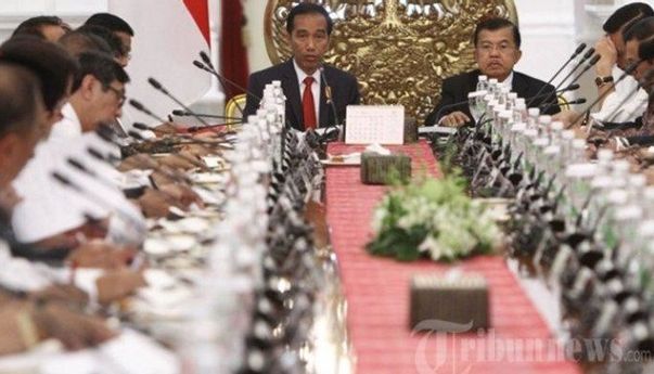 Sidang Kabinet Paripurna Bahas Kinerja Ekonomi Indonesia, Jokowi Tegur Menteri Ini, Perlukah Reshuffle?