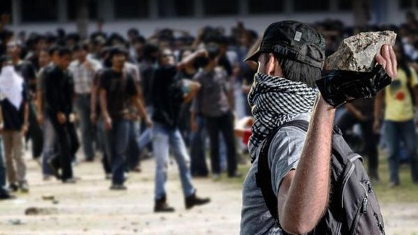 Terbaru: Polisi Bekuk 18 Orang di Jakpus, Dicurigai Sebagai Kelompok Anarko