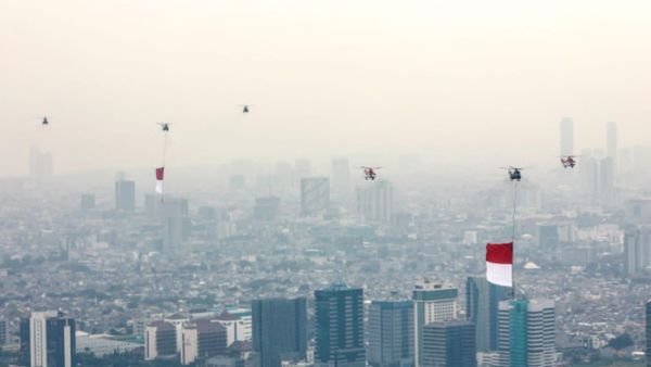 Termasuk 3 Super Puma, ini Jenis Heli TNI AU yang Bawa Merah Putih Raksasa di Langit Jakarta