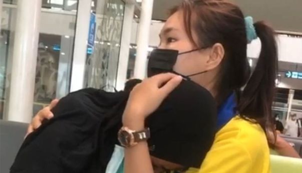 Viral Remaja Menangis di Bandara Jambi, Batal Berangkat Bertemu Teman Mabar di Jakarta