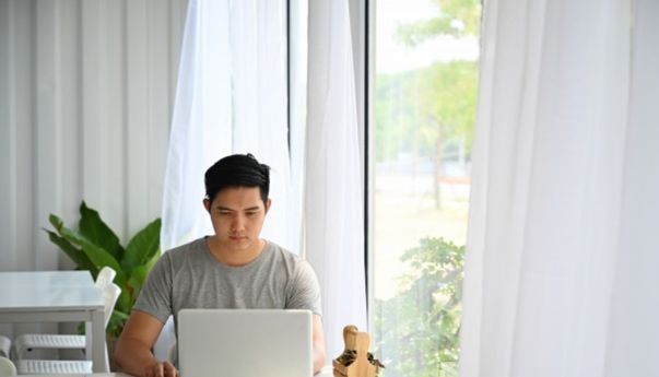 Mengapa Kita Sering Tidak Mendengar Suara Sekitar Ketika Sedang Fokus? Begini Penjelasannya
