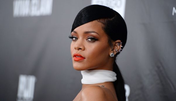 Rihanna Dinobatkan Sebagai Pahlawan Nasional Usai Barbados Jadi Republik