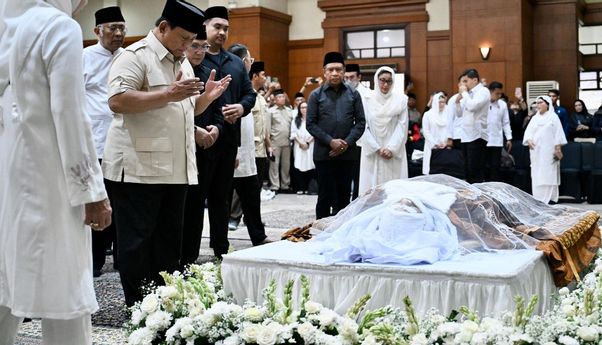 Prabowo Melayat ke Rumah Duka Almarhum Eddie Marzuki, Berikan Perhomatan ke Tokoh Pencak Silat Dunia