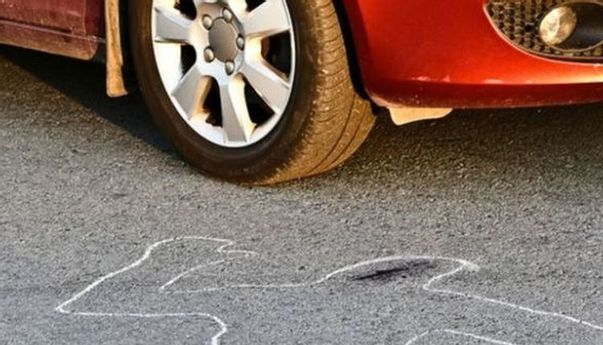 Naas! Saat Ganti Ban, Kernet Tewas Tertindih Truk Muatan Pasir di TB Simatupang