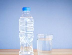 Awas! Mengisi Ulang Air di Botol Plastik Berbahaya untuk Kesehatan