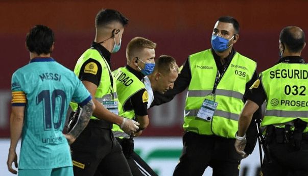 Fan Lionel Messi yang Menyusup di Laga Barcelona vs Real Mallorca Terancam Dipidana