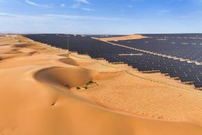 Wih! Proyek Tenaga Surya Sulap Gurun Kubuqi Jadi Sumber Energi Bersih?