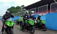 Kawasaki Ninja ZX-25R Empat Silinder, Apa Boros Buat Kendaraan Harian?