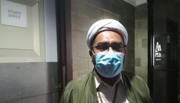 Satu Pesawat dengan Edhy Prabowo, Ali Mochtar Ngabalin Tidak Ditangkap KPK