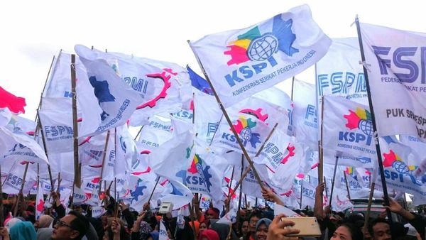 Polemik Omnibus Law: 30.000 Massa Buruh Siap Banjiri Senayan