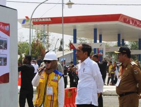 Presiden Jokowi Cek Progres Perbaikan Jalan di Lampung: Baru Sekitar 60-70 Persen