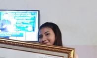 Pacarnya Wisuda, Rico Bayu Kasih Hadiah Saham BBRI 12 Lot
