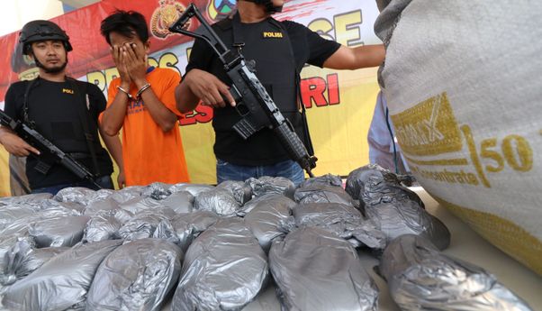 Polda Jatim Ringkus Tiga Penjual Bahan Peledak, Amankan 231 Kilogram Bahan Peledak