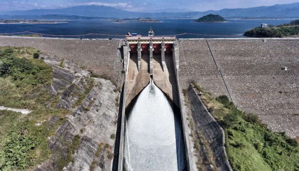 PLTA Jatigede 110 MW Sudah Beroperasi, AHY Genjot Pengembangan Energi Surya Terapung!