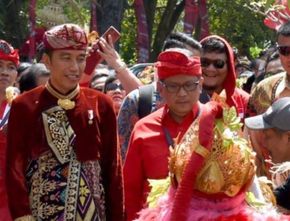Disebut Hasto Ingin Rebut Kursi Ketum PDIP, Jokowi: Jangan Seperti Itu