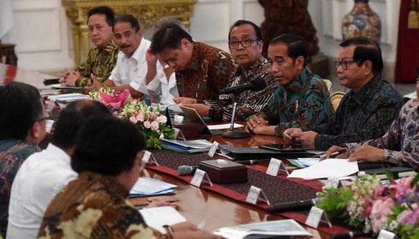 Berita Hari Ini: Fokus Covid-19, Jokowi Minta Menteri Tak Lupakan TBC, DBD dan Stunting