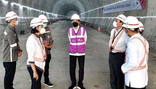 Anthony Budiawan: Kereta Cepat JKT-BDG Dilaporkan Alami Pembengkakan Biaya, Jika DPR Diam Saja Bisa Diduga Terlibat