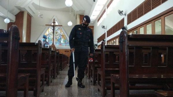 Jelang Natal 2020, Polisi Lakukan Sterilisasi 4 Gereja di Bantul