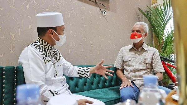 Ketika Ustaz Das’ad Latif Curhat Soal Janda Muda ke Ganjar Pranowo: Awalnya Konsultasi Lama-Lama Minta Saya Jadi Imam