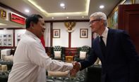 Menhan Prabowo Terima Tim Cook di Kantor Kemenhan, Bahas Investasi dan Akademi Apple