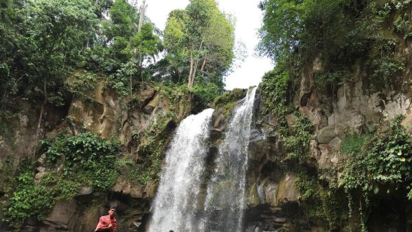 Keindahan Air Terjun Simonang-Monang Desa Padang Pulau di Kabupaten Asahan