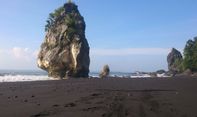 Ini Deretan Pantai di Lumajang yang Sedang Hits