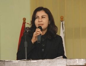 Berita Nasional: Tin Zuraida, Istri Tersangka Kasus Korupsi Nurhadi Penuhi Panggilan KPK