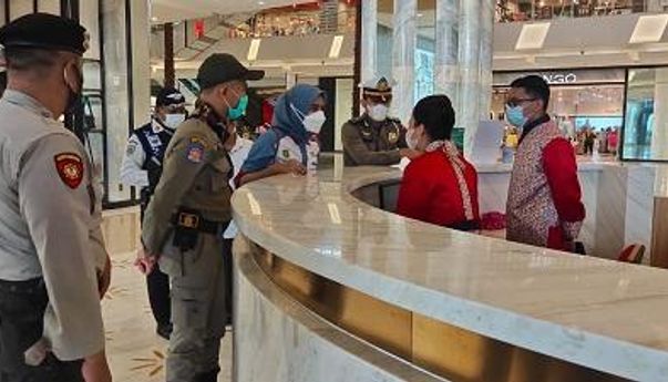Anak Buah Bobby Nasution Patroli ke Thamrin Plaza dan Center Point Mall, Nihil Pelanggaran Prokes