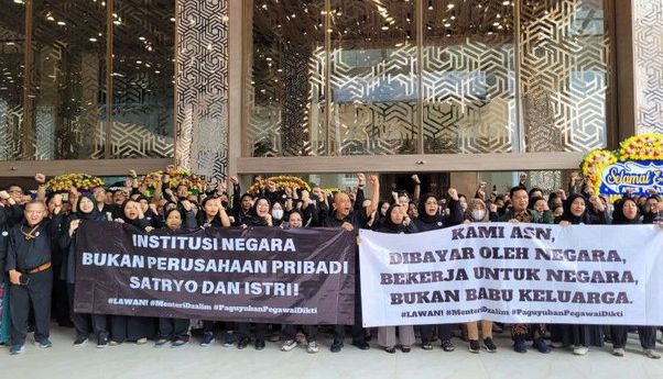 Ratusan ASN Demo Mendikti Saintek Satryo, Dituding Suka Tampar dan Main Pecat